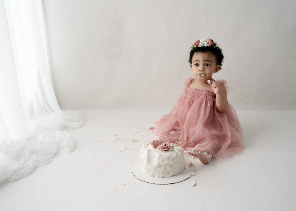    Smash Cake Saturdays first birthday portrait in Rio WI
